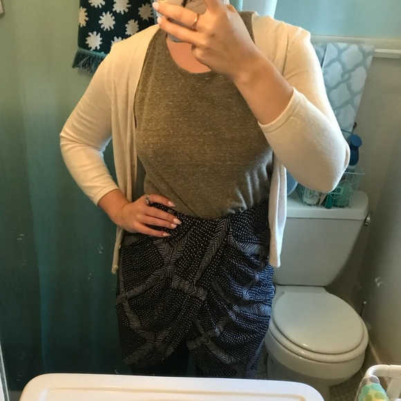 🔴4 for 25🔴 Lucky Brand Cream & Black Wrap Skirt - Picture 2 of 8
